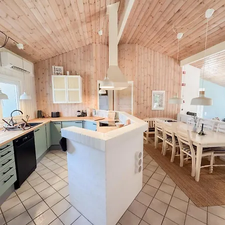 Klitrosen Coastal Hideout